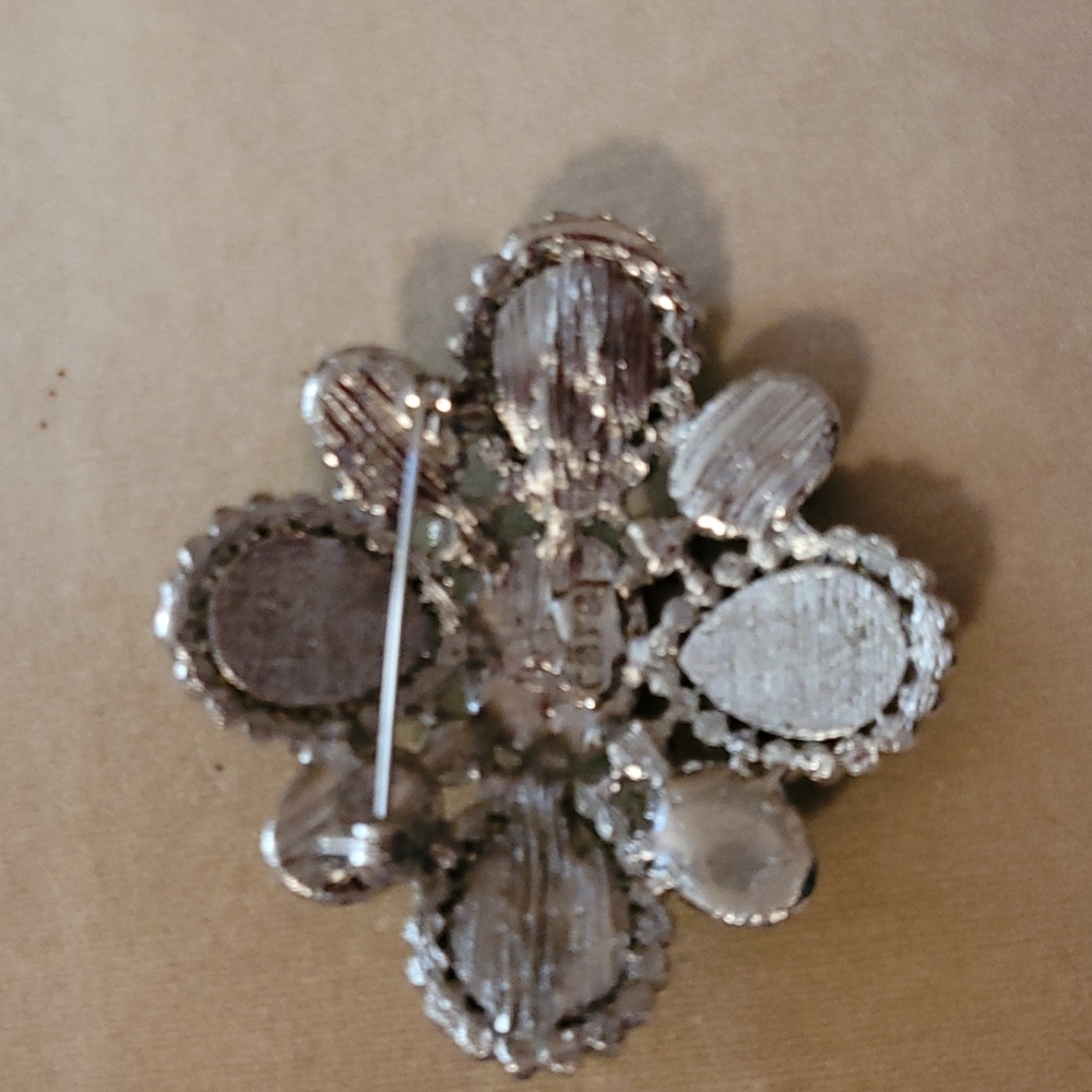 Beautiful Cara Couture Brooch - Picture 2 of 4